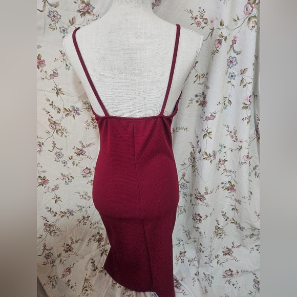 Red Dress - Picture 5 of 6